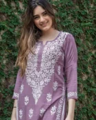 GoSriKi Women Embroidered Chikankari Kurta